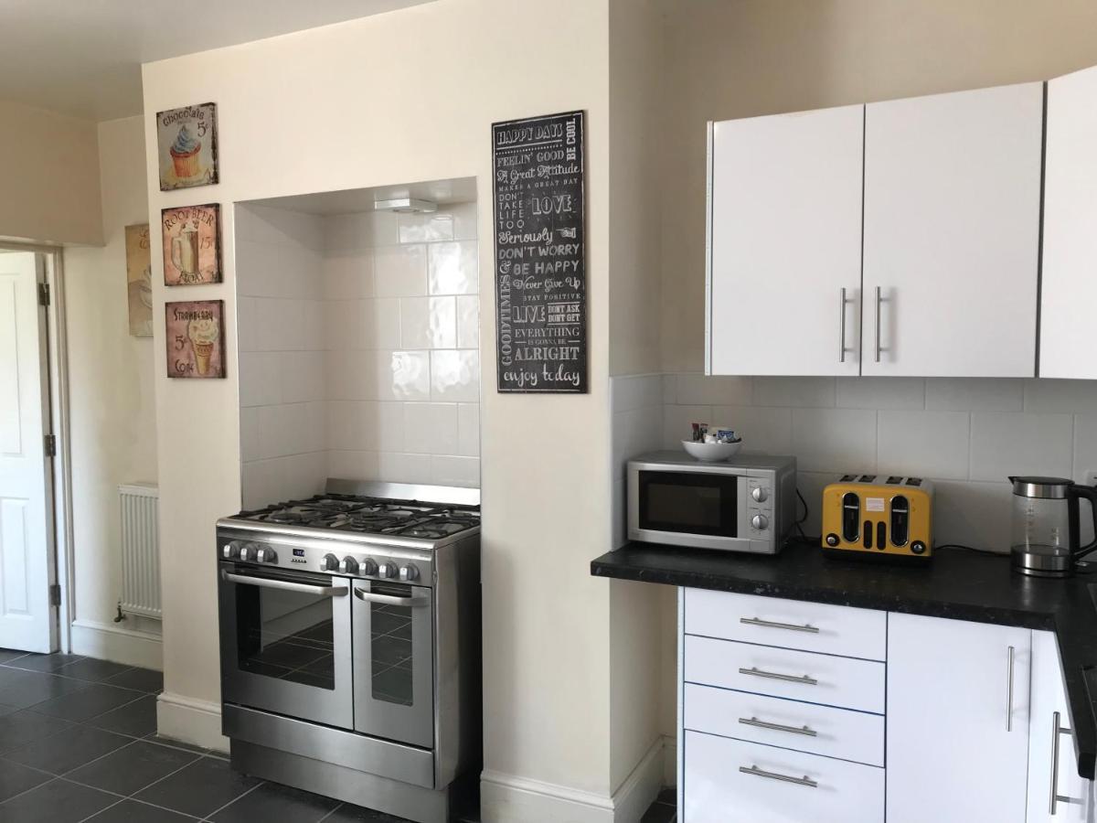 Welcoming Spacious 2-Bedroom House In St Helens St Helens  Bagian luar foto