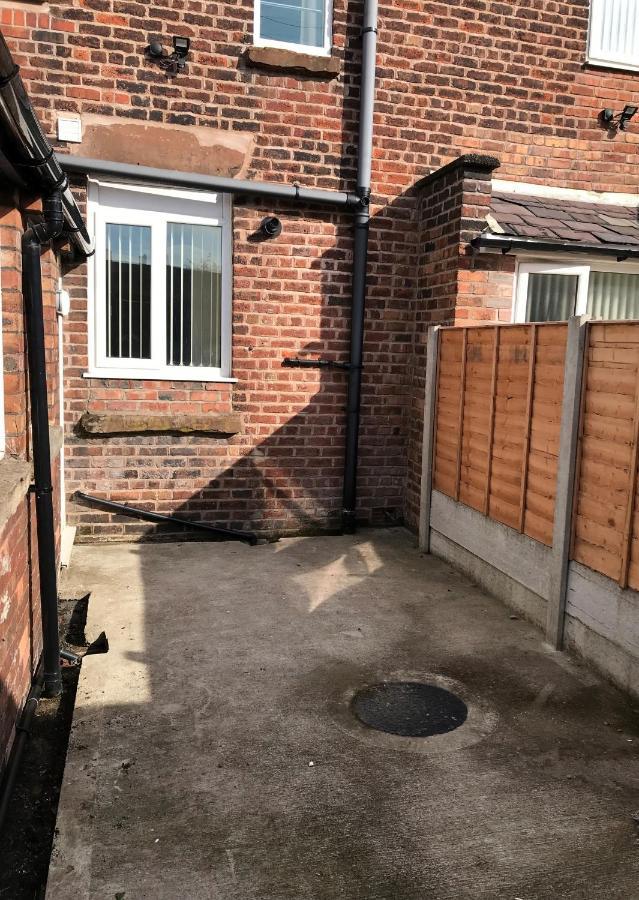 Welcoming Spacious 2-Bedroom House In St Helens St Helens  Bagian luar foto