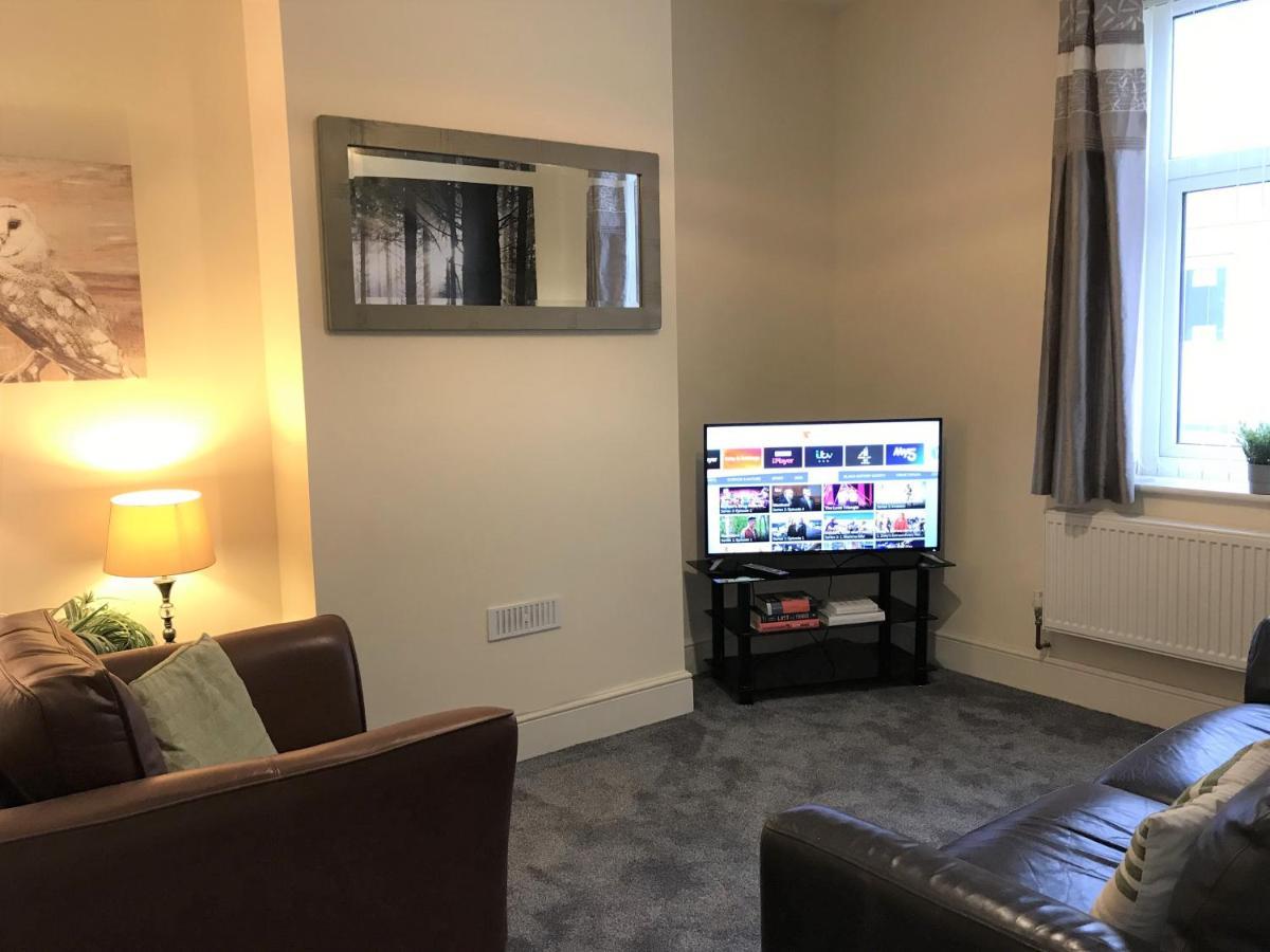 Welcoming Spacious 2-Bedroom House In St Helens St Helens  Bagian luar foto