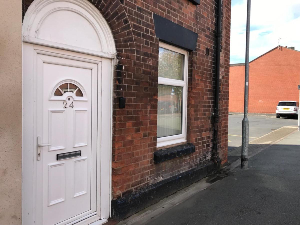 Welcoming Spacious 2-Bedroom House In St Helens St Helens  Bagian luar foto
